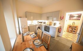 Lfracombe Holiday Apartment Close To Tunnels Beaches